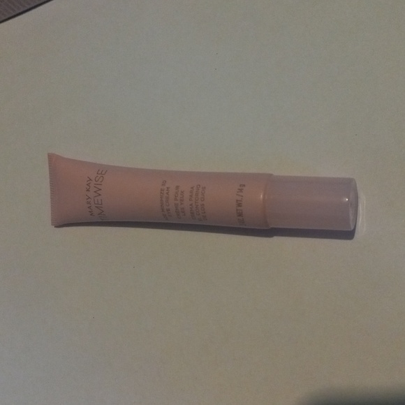 Mary Kay Age Minimize 3D Eye Cream $40 - Picture 3 of 4